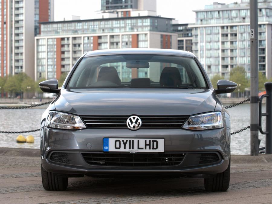  Volkswagen Jetta 2010 года  (UK) (фото 15 из 17)